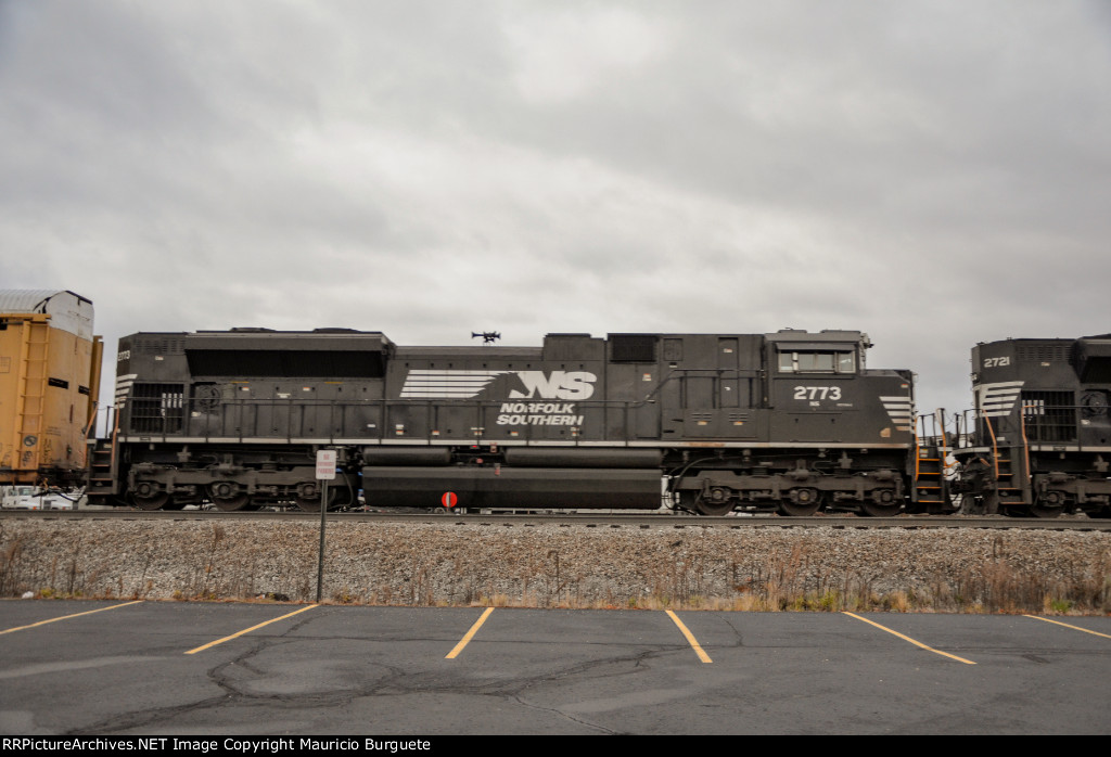 NS SD70M-2 Locomotive